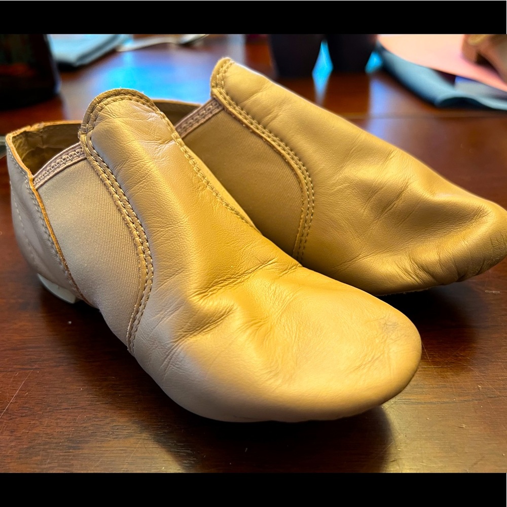 Capezio jazz shoes size 1M